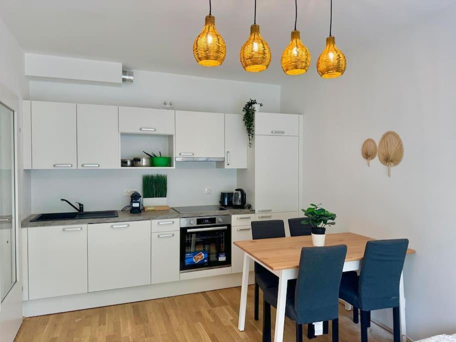 Rooftop With Balcony & Free Parking Apartament *